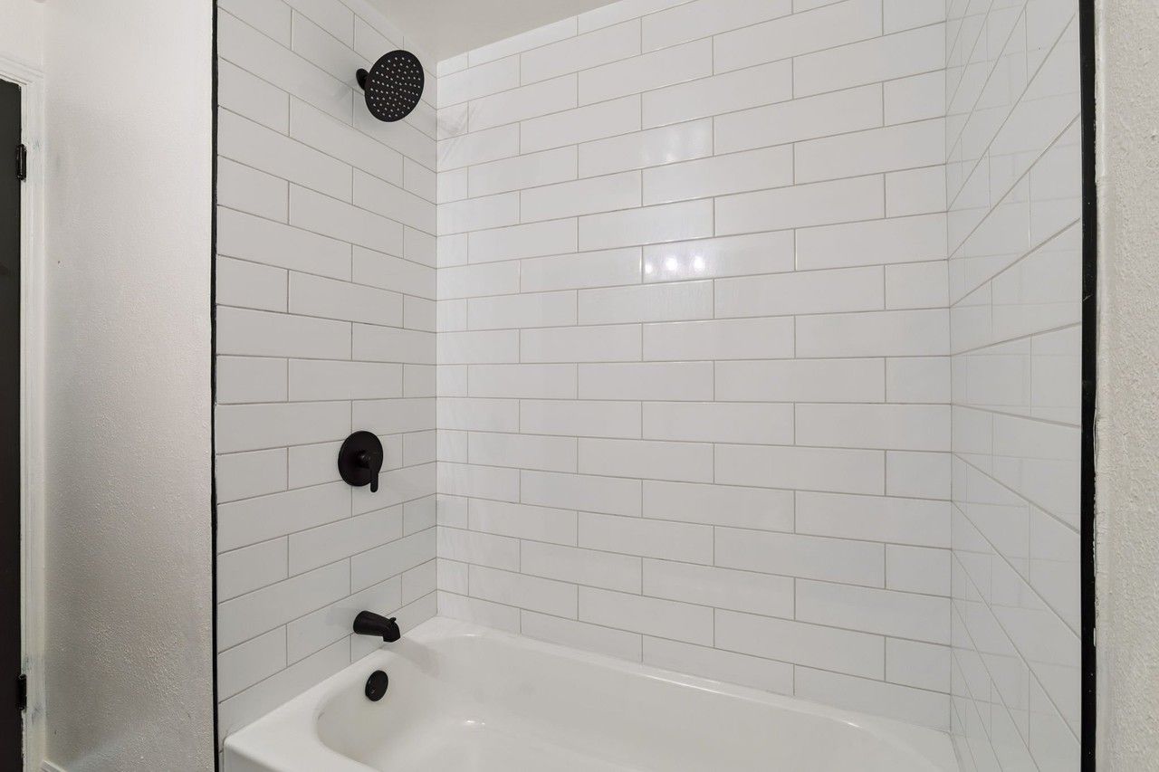 811 W Wisconsin Ave - Photo 5 of 16