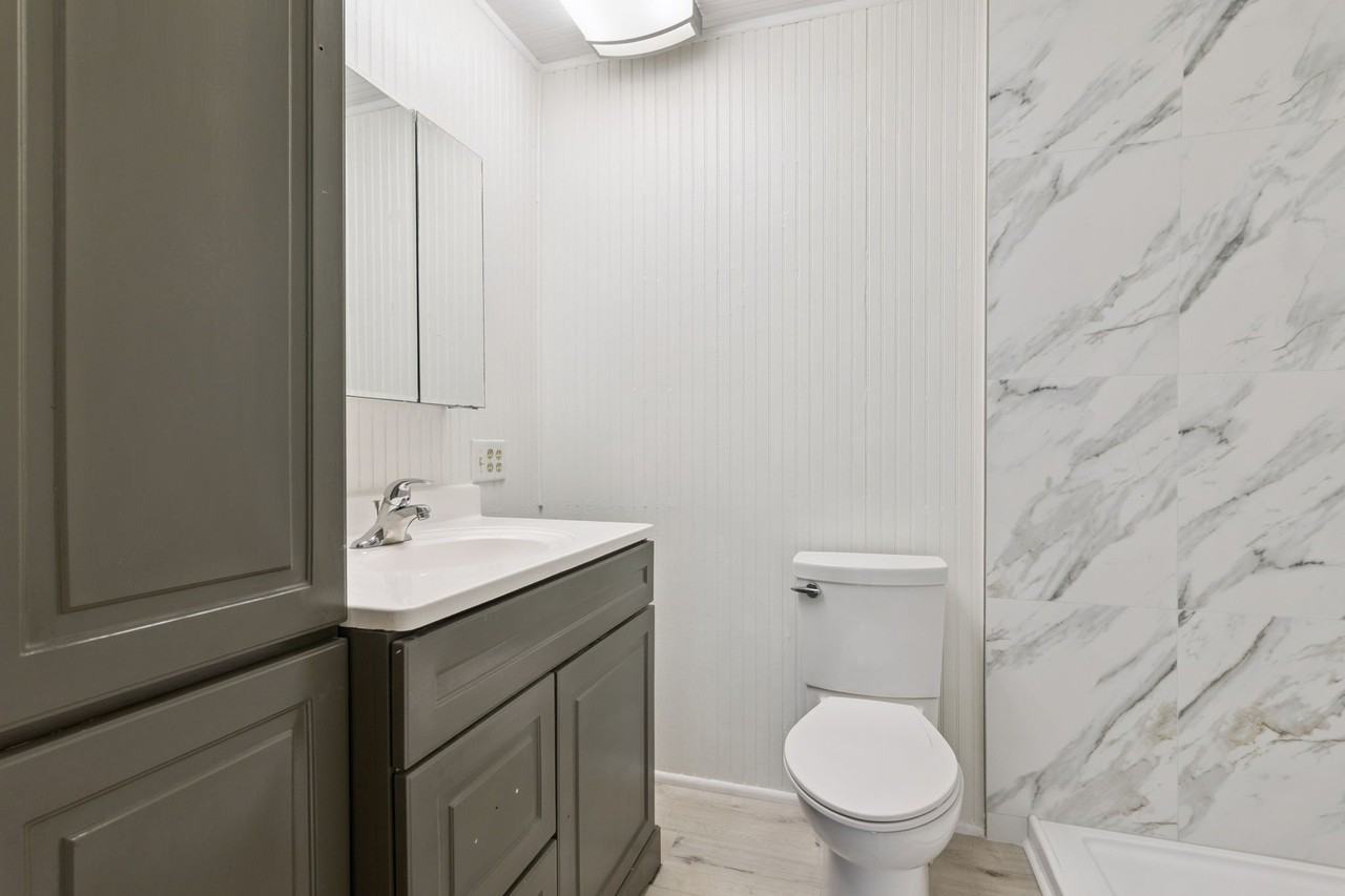 811 W Wisconsin Ave - Photo 7 of 16