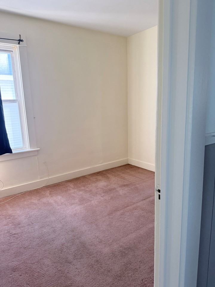 843 Hampton Ave #2ndFL - Photo 2 of 6