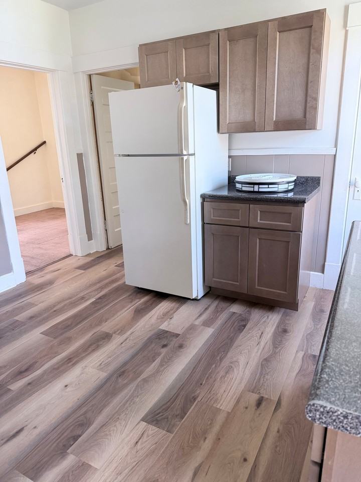 843 Hampton Ave #2ndFL - Photo 3 of 6