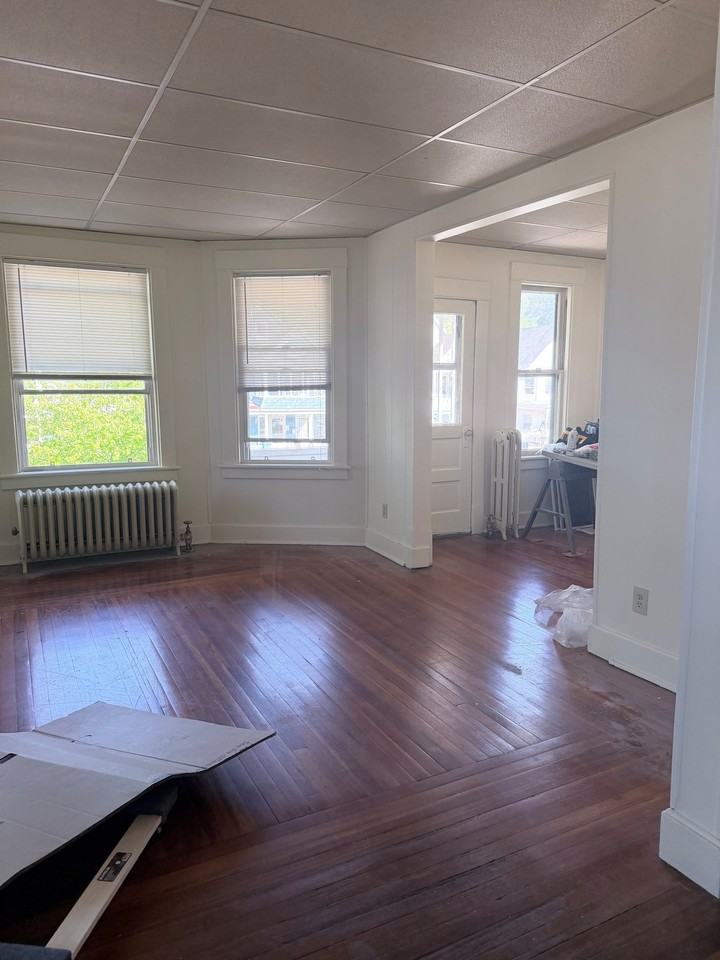843 Hampton Ave #2ndFL - Photo 5 of 6
