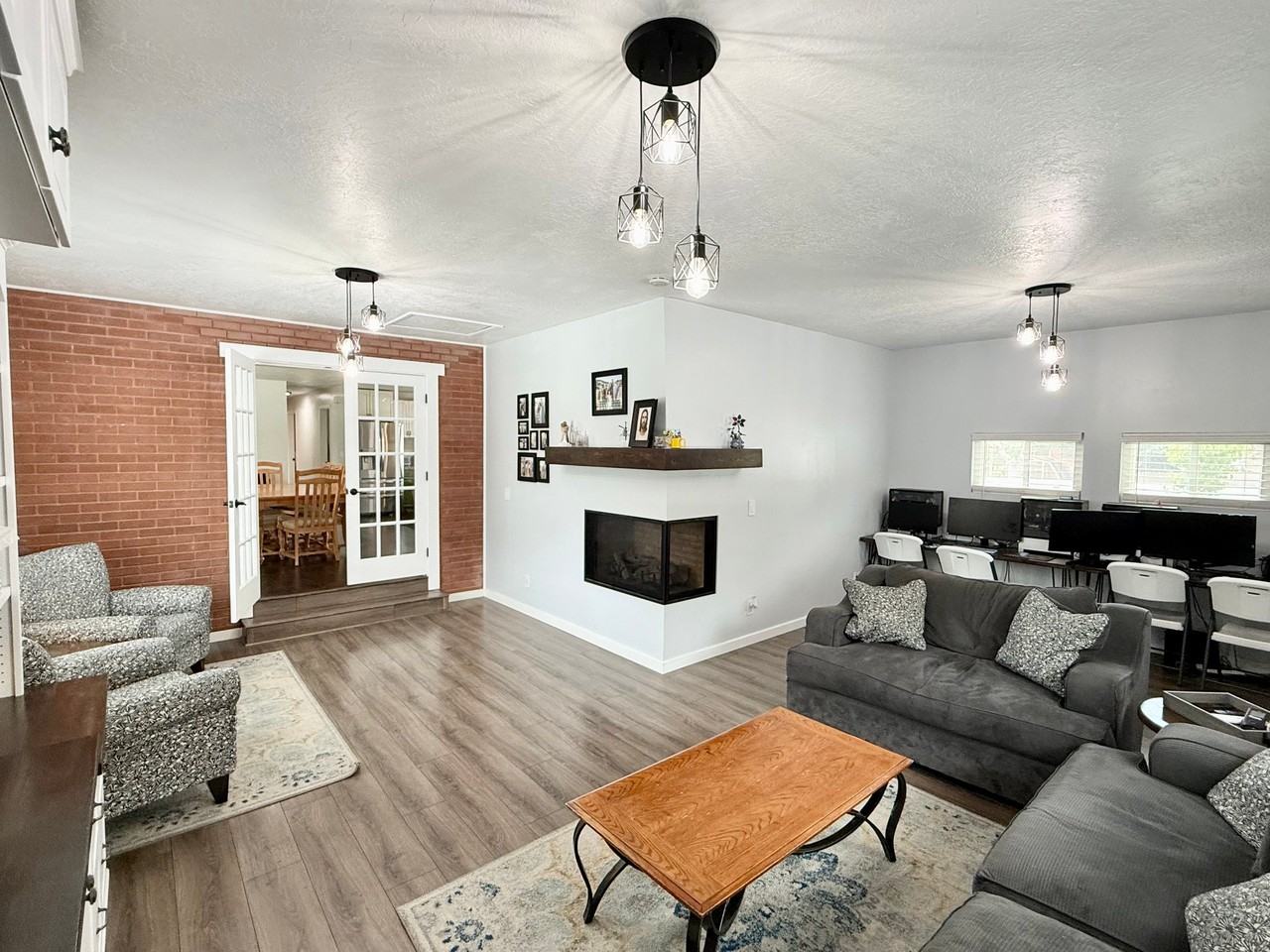 1159 Ne #A - Photo 2 of 20