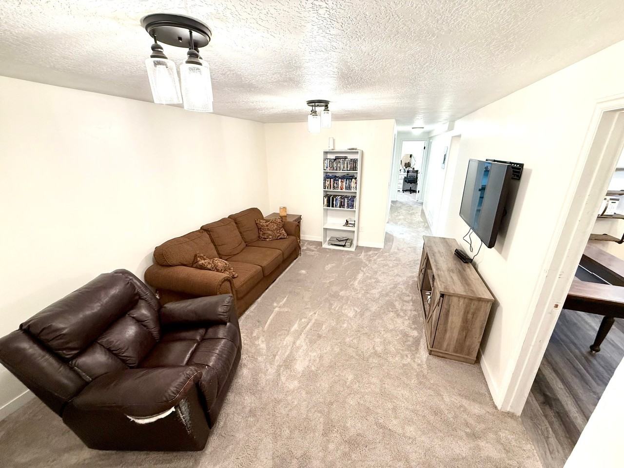 1159 Ne #B - Photo 2 of 10
