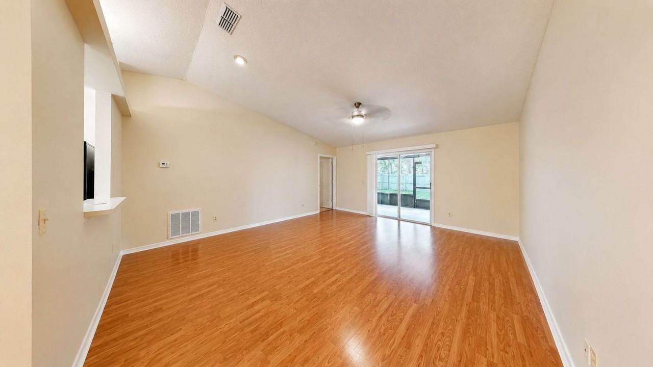 127 Titan Dr - Photo 2 of 11