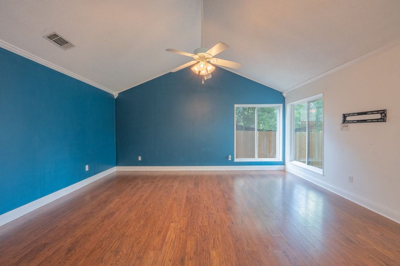 501 Calhoun Dr - Photo 3 of 18