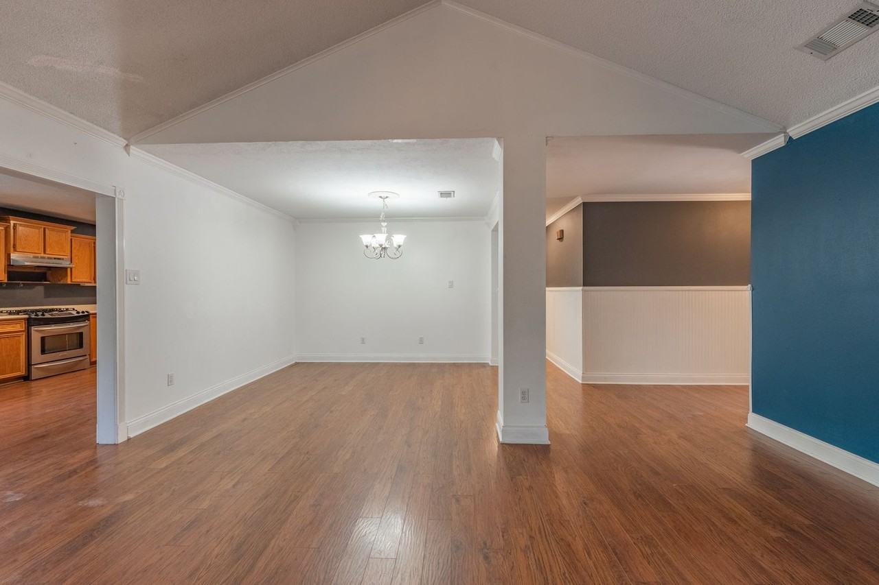 501 Calhoun Dr - Photo 4 of 18