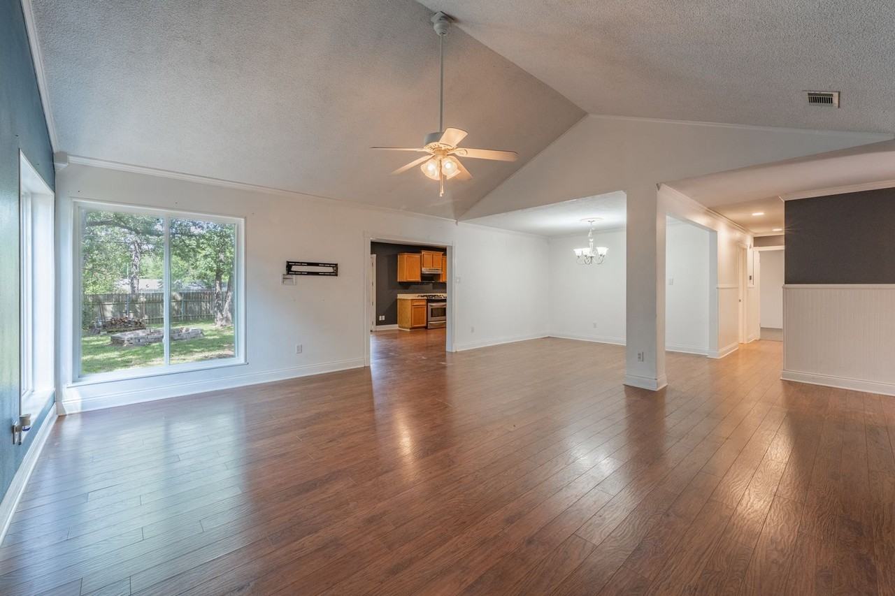 501 Calhoun Dr - Photo 6 of 18