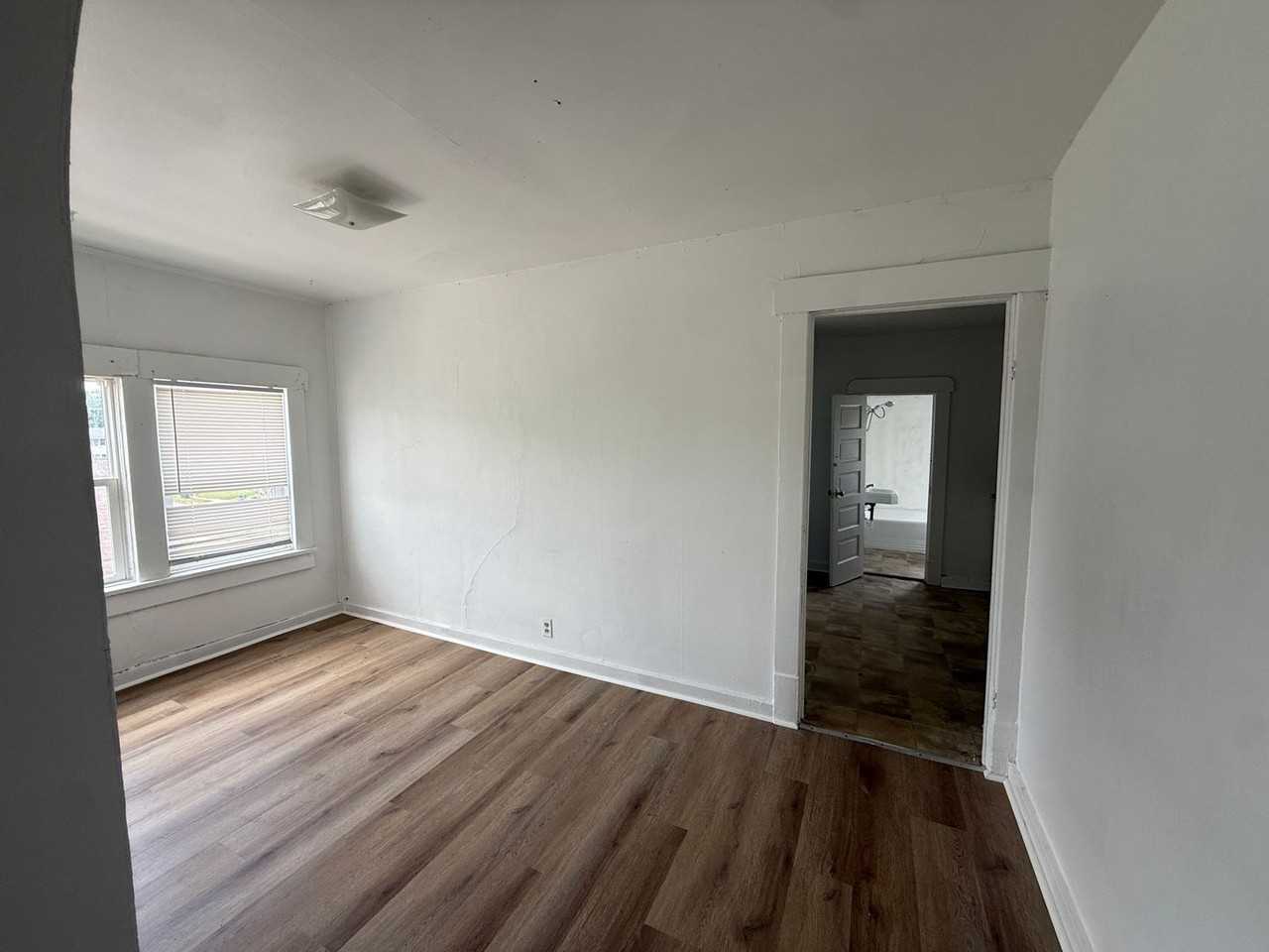 100 S College Ave - Photo 2 of 9
