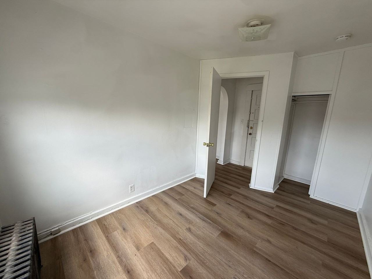 100 S College Ave - Photo 4 of 9
