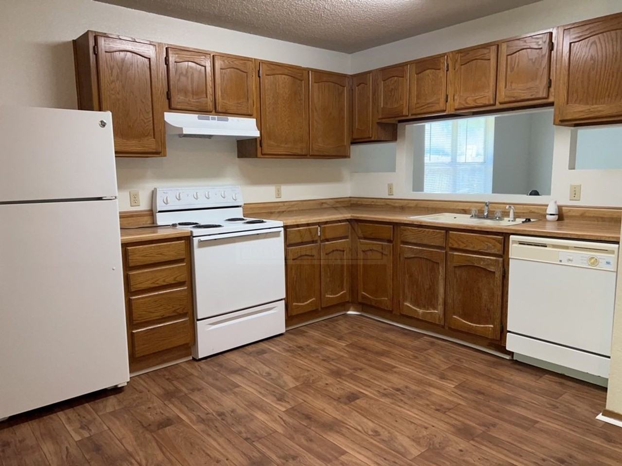 2019 Dickens Dr - Photo 7 of 17