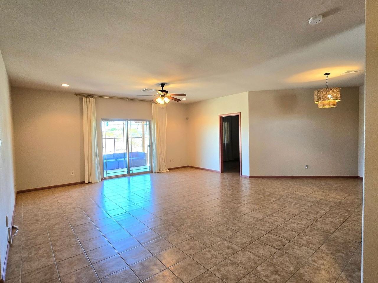 7425 Kellogg Ave - Photo 7 of 22