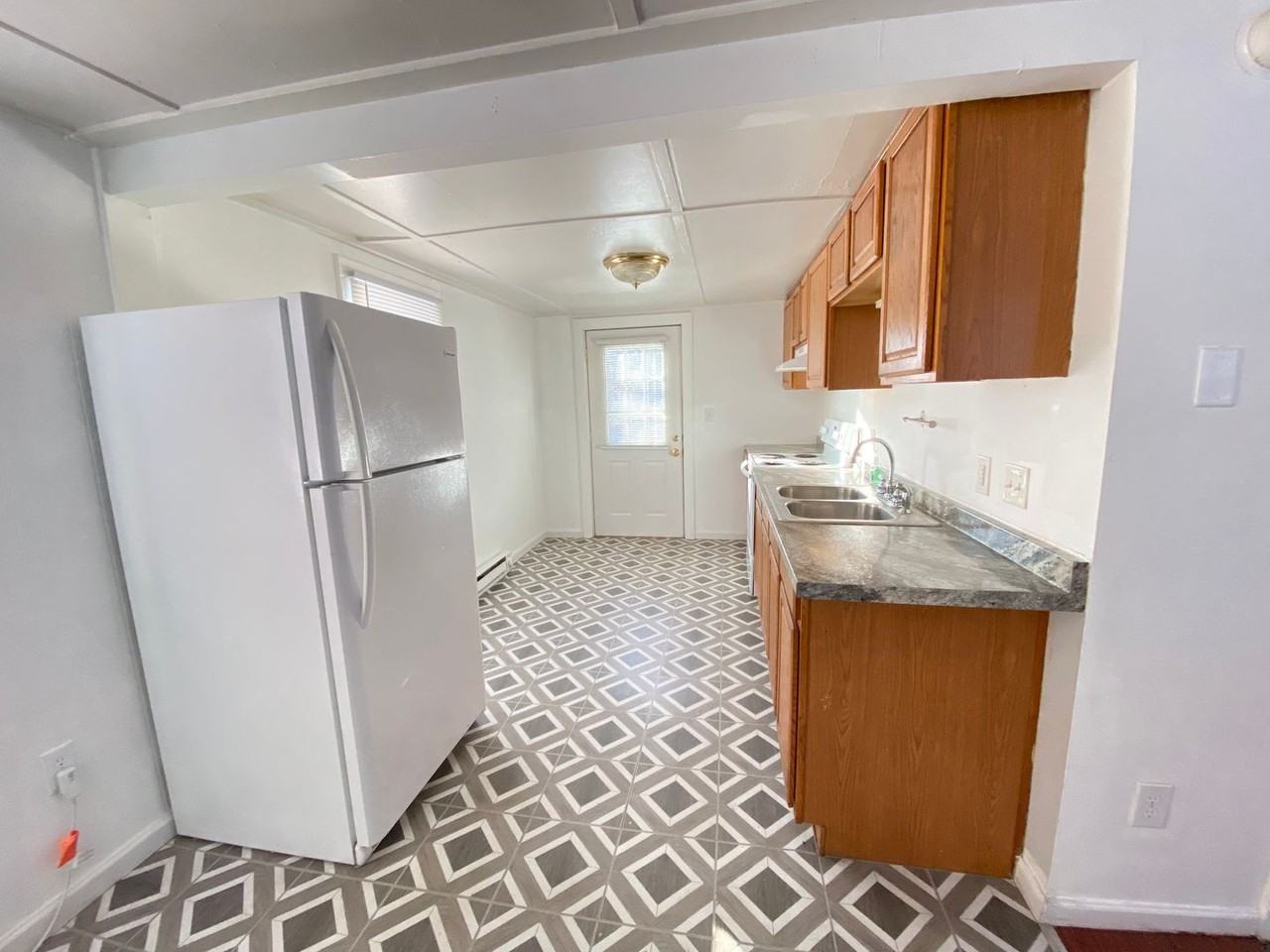 809 Kingsley St - Photo 3 of 7