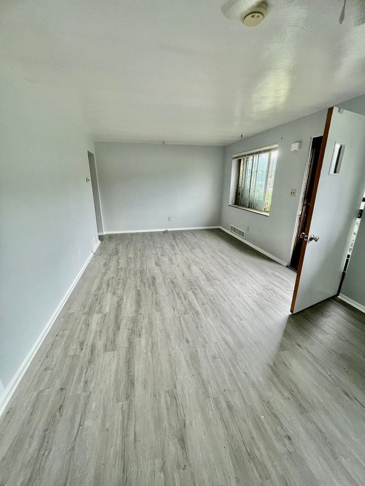 3582 S Park Rd - Photo 3 of 20