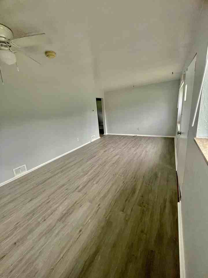 3582 S Park Rd - Photo 4 of 20