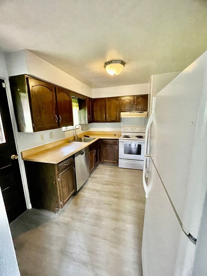 3582 S Park Rd - Photo 5 of 20