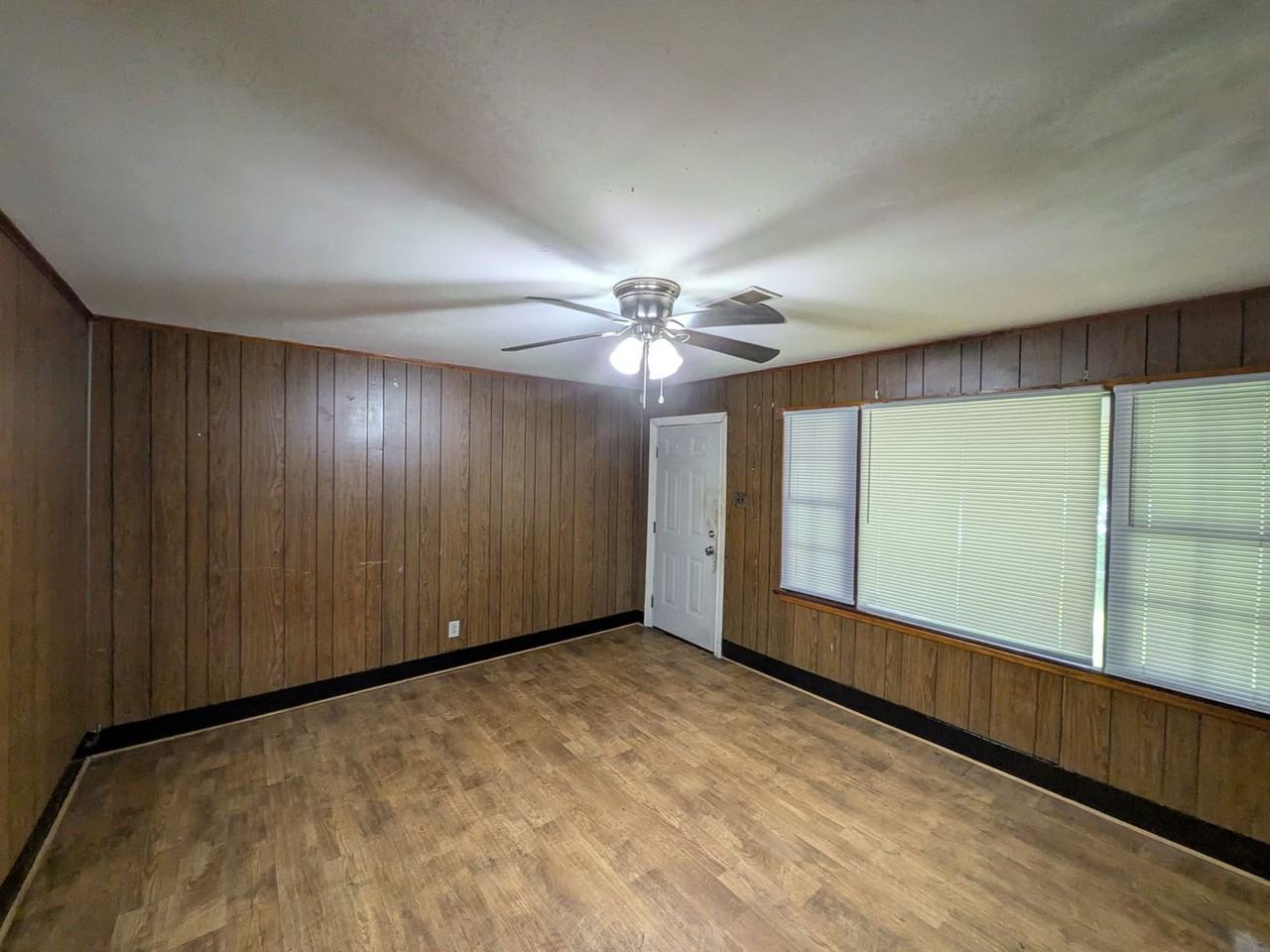 1694 Douglas St - Photo 3 of 16