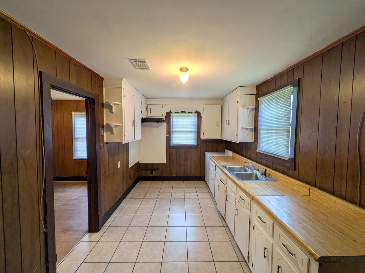 1694 Douglas St - Photo 6 of 16