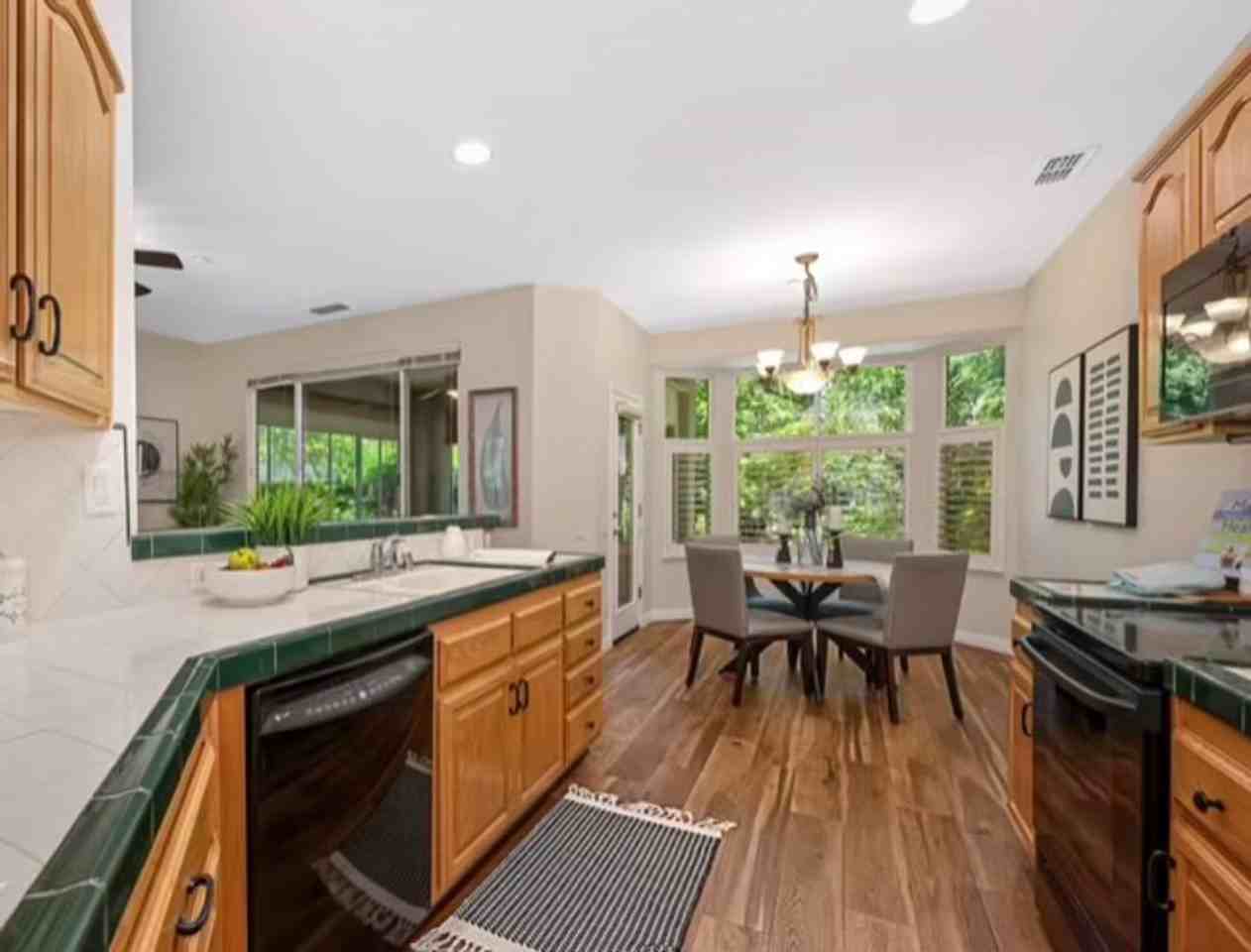 3729 Coldwater Dr - Photo 4 of 15