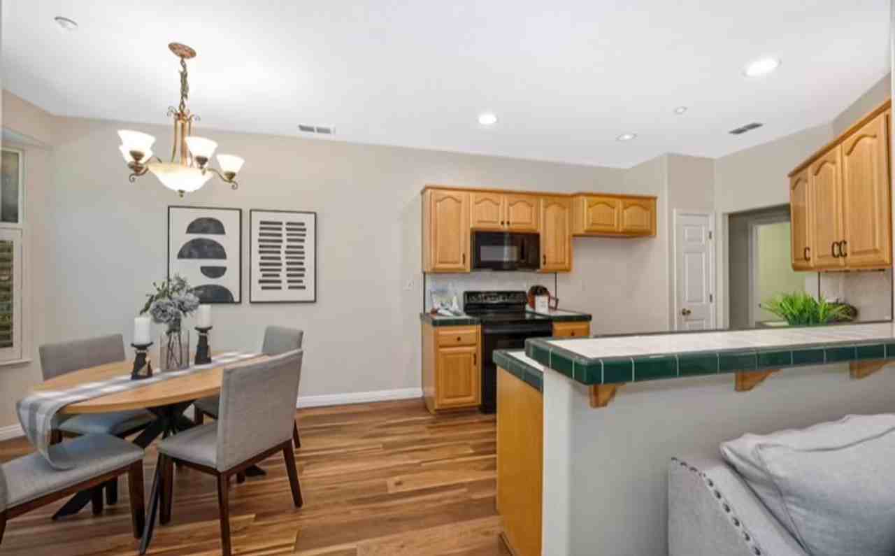 3729 Coldwater Dr - Photo 6 of 15
