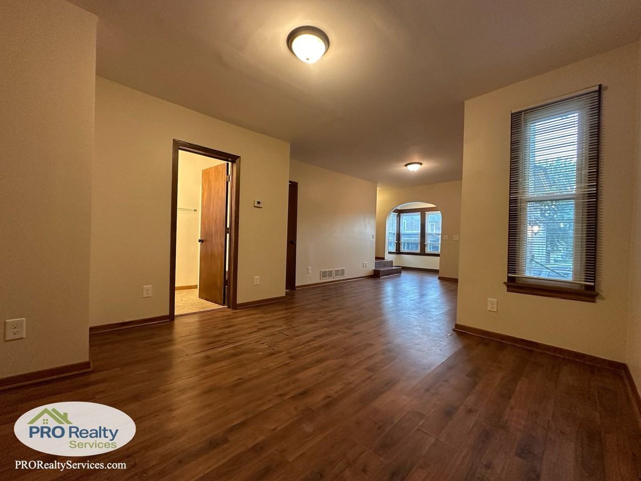 640 Charles Ave - Photo 2 of 20