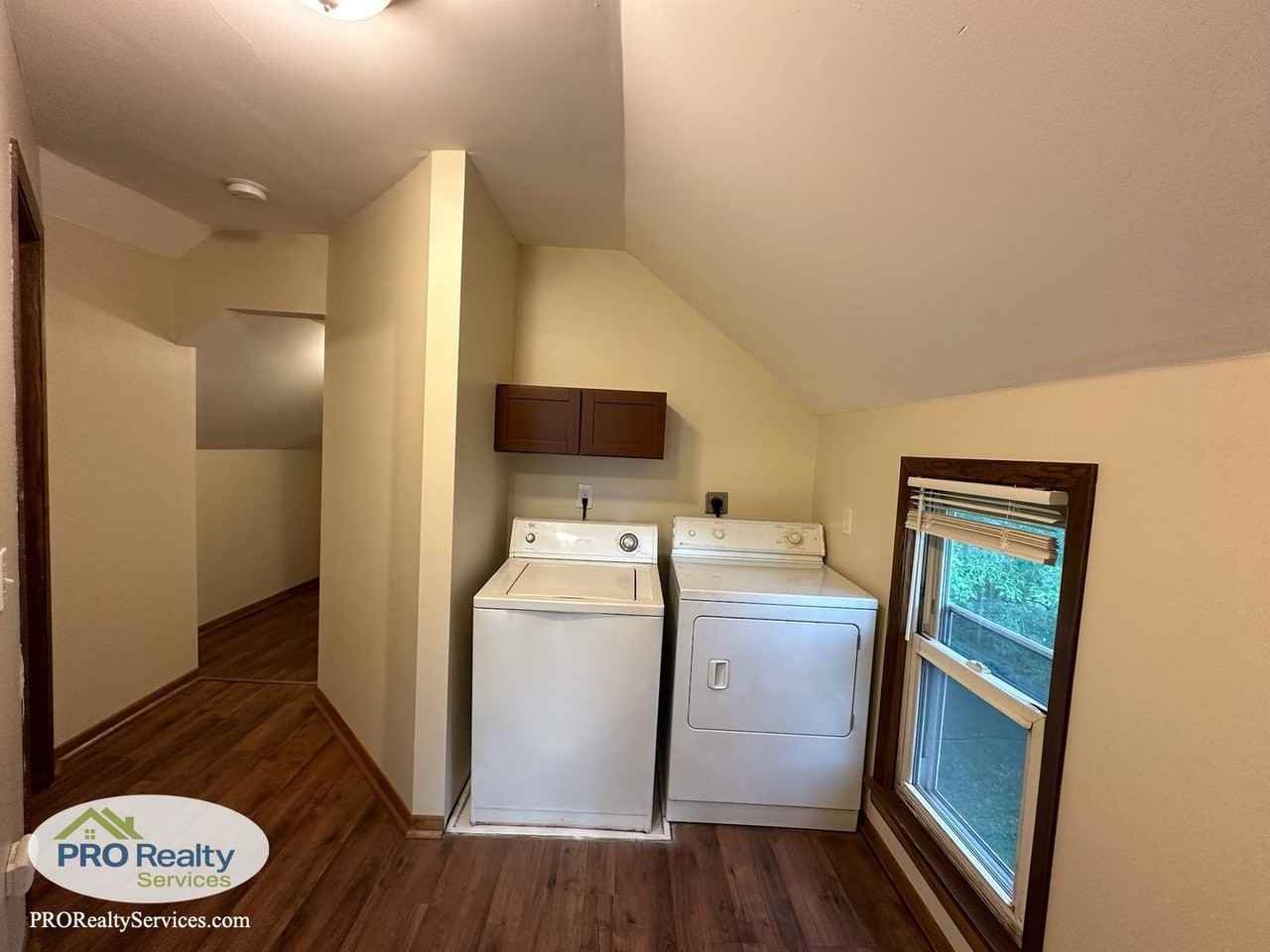 640 Charles Ave - Photo 6 of 20