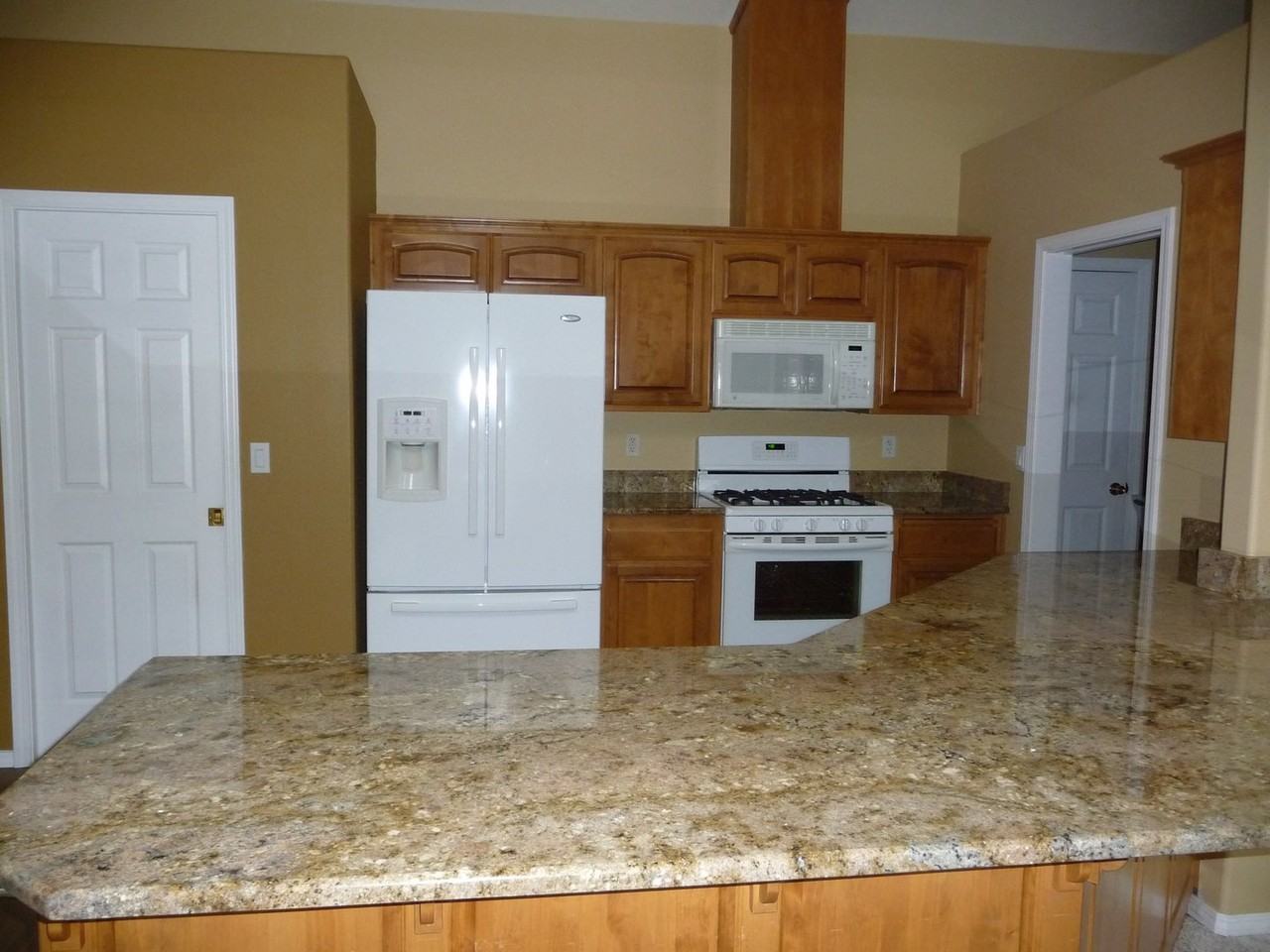 2053 W Park Ct Nw - Photo 4 of 19