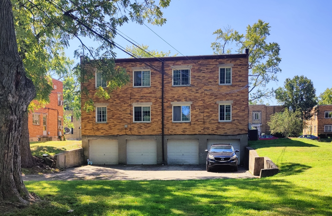 523 Hadley Avenue - Photo 2 of 2