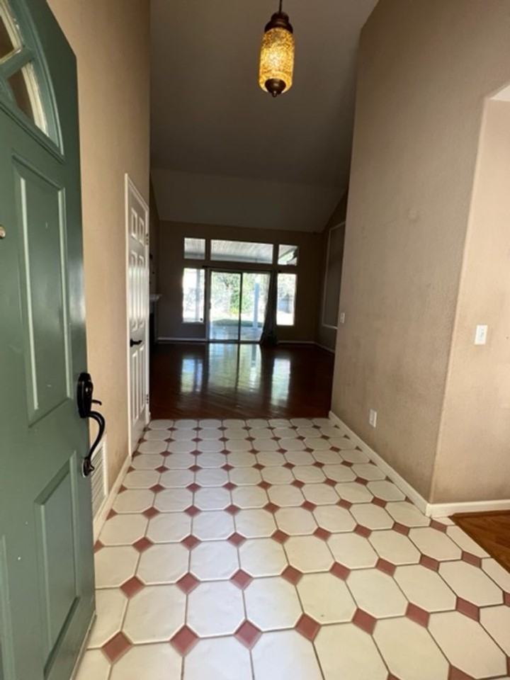 20 Flagstone Ct - Photo 2 of 29