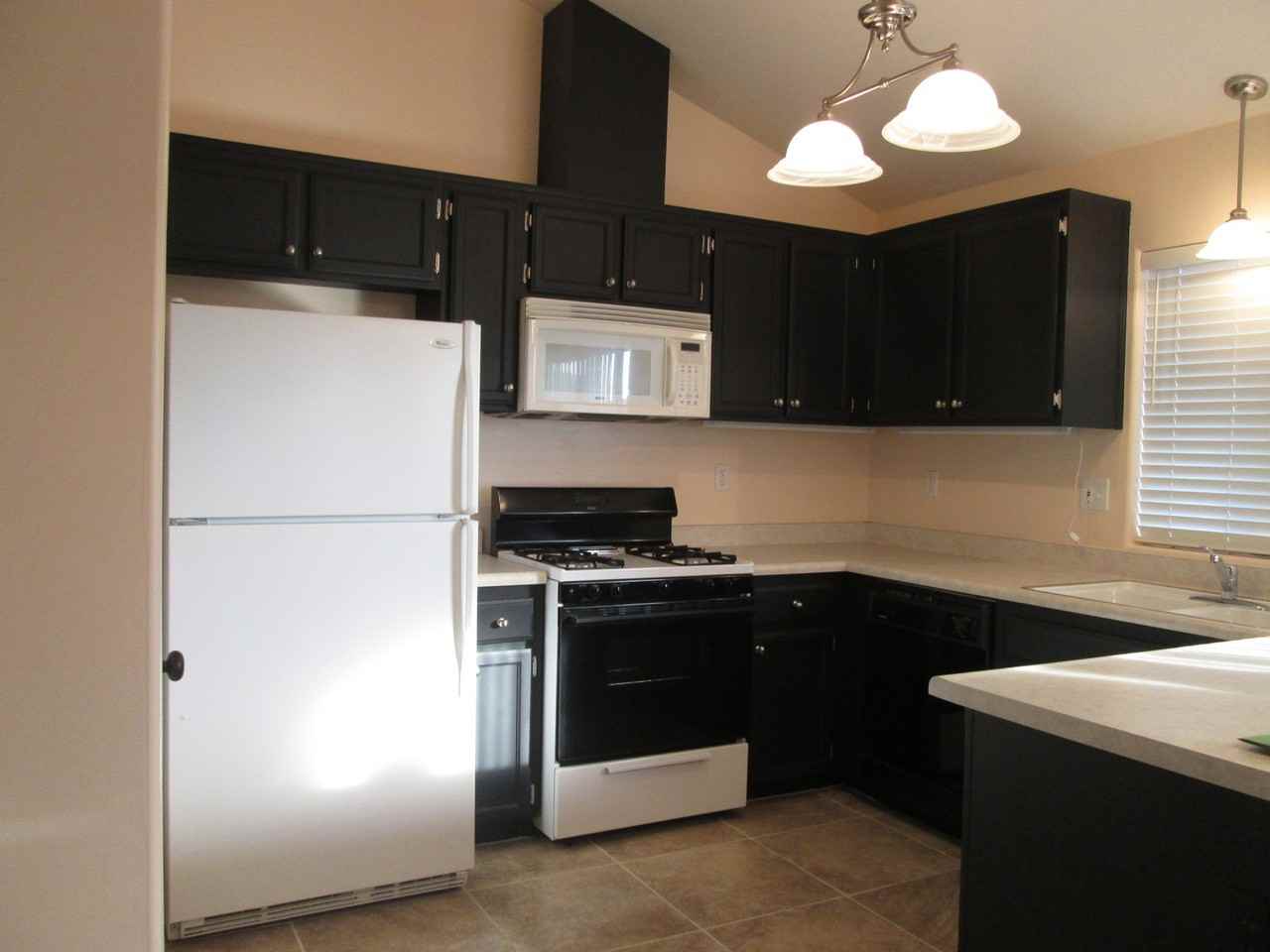 5509 Cascade Ridge St - Photo 3 of 11