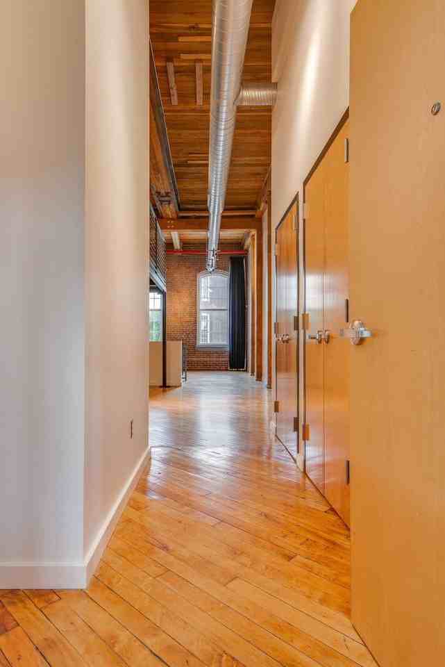 1400 Rosa L Parks Blvd - Photo 2 of 32