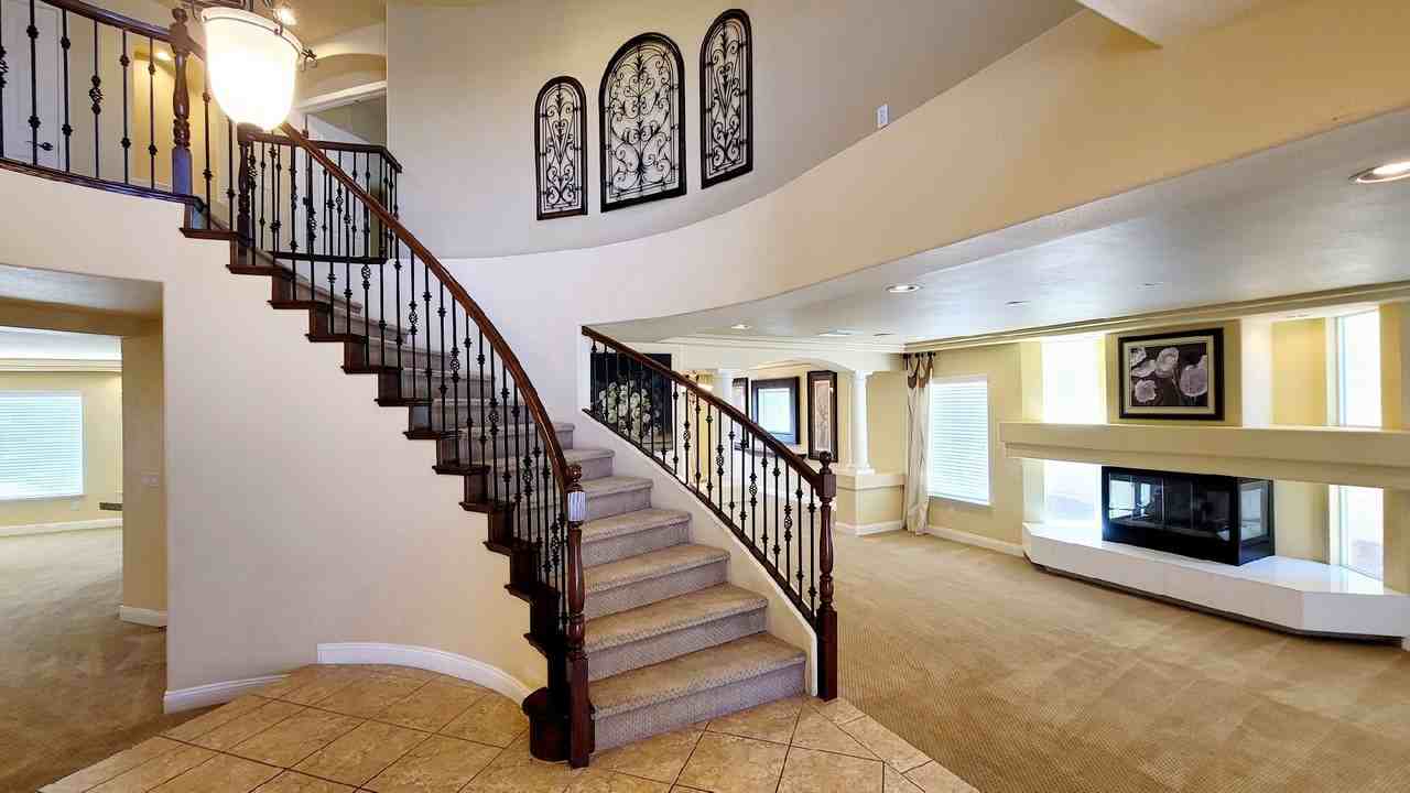 8586 Silver Coast St - Photo 3 of 37