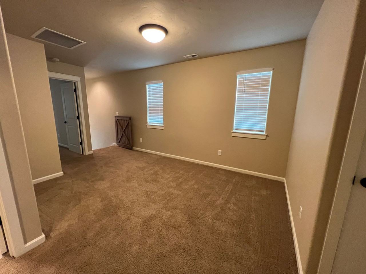3395 Sw 28th St - Photo 6 of 12