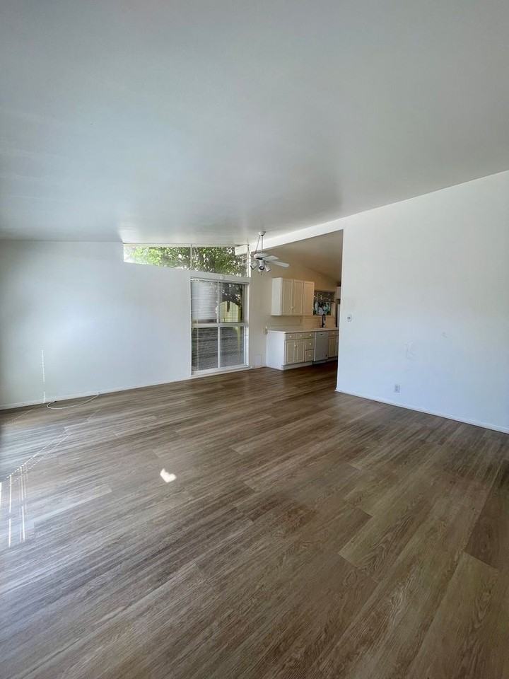 1127 Dover Ln - Photo 6 of 19