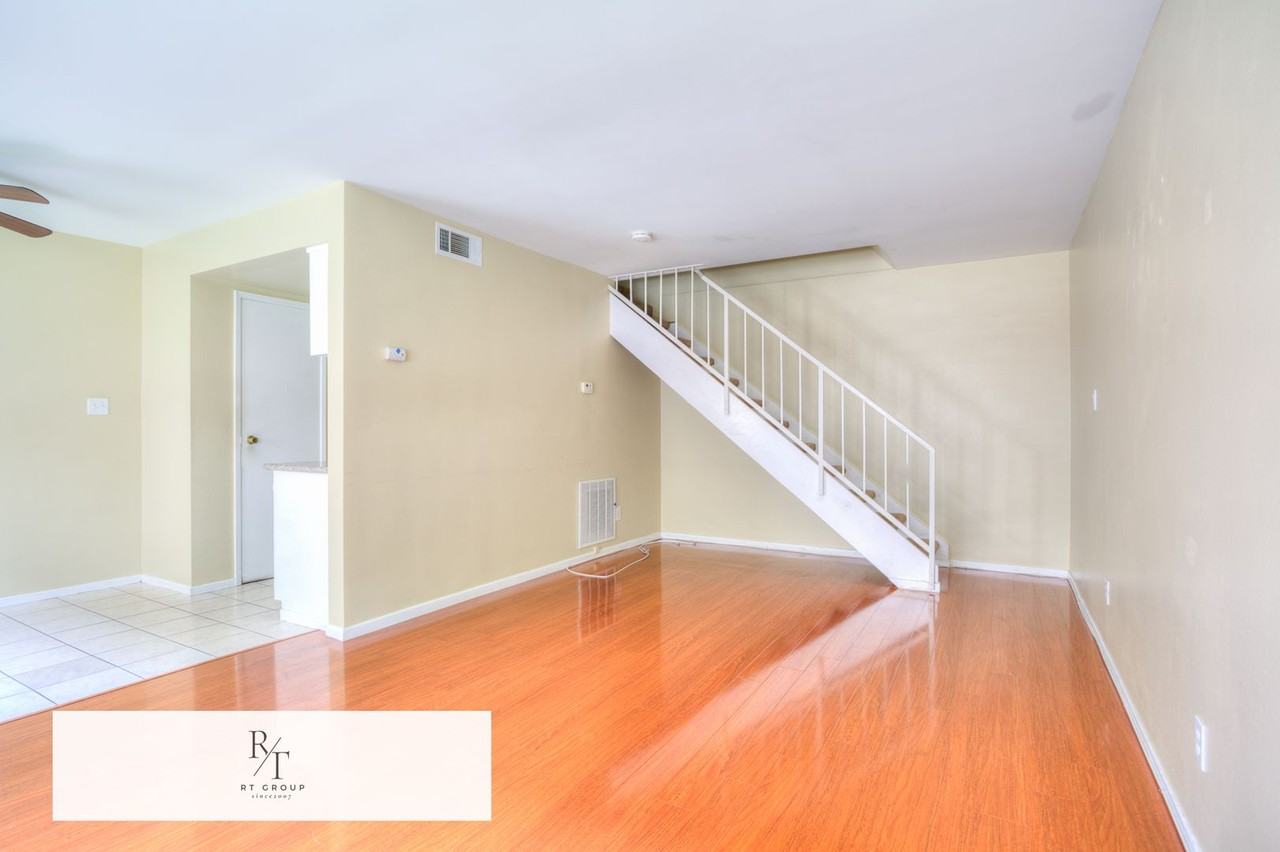 2368 Pepper St - Photo 6 of 24