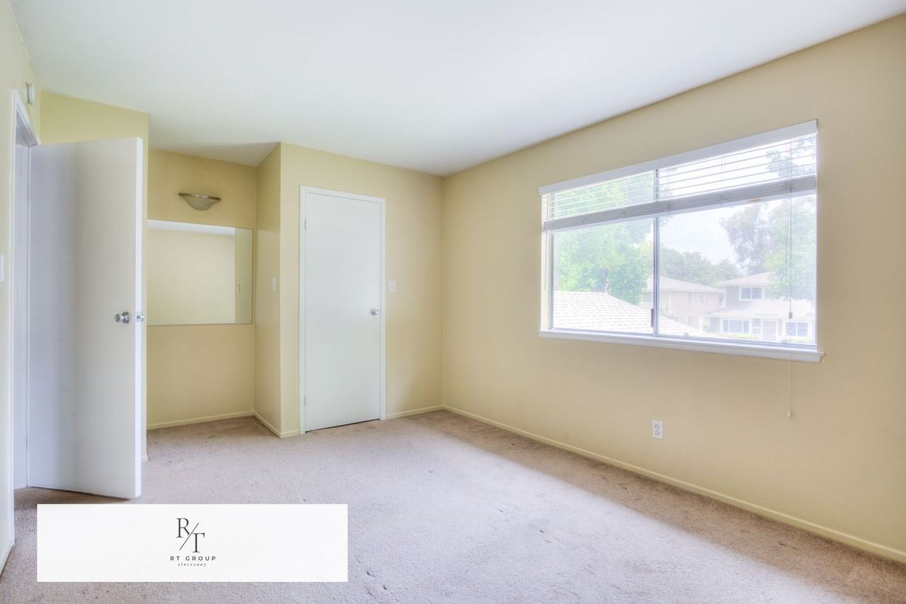 2368 Pepper St - Photo 3 of 17