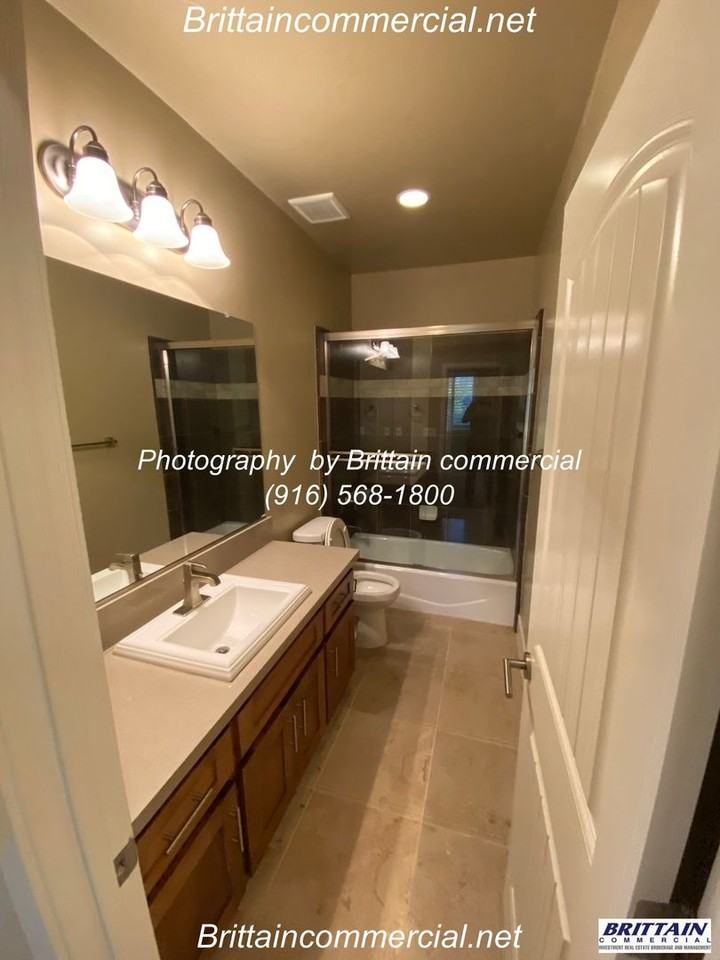 3260 Dolcetto St - Photo 3 of 50