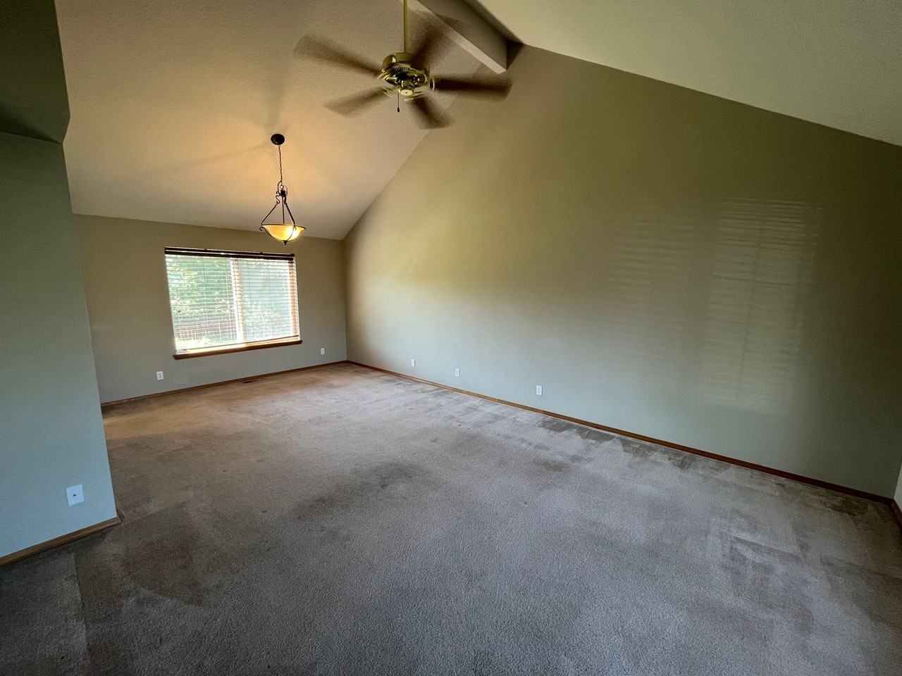 3109 Ne Cromwell Ct - Photo 7 of 22