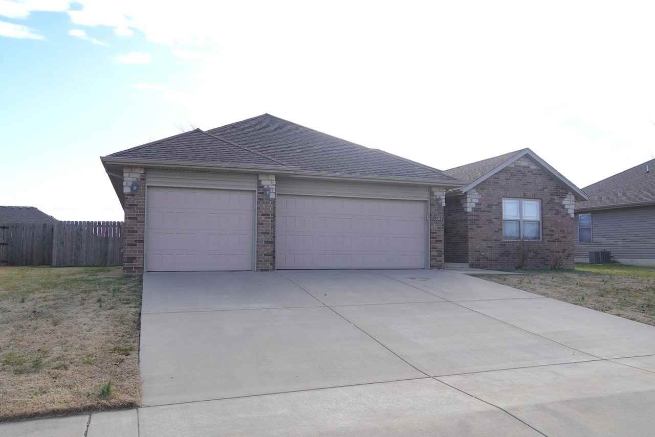 2504 W Cover Dr - Photo 3 of 36