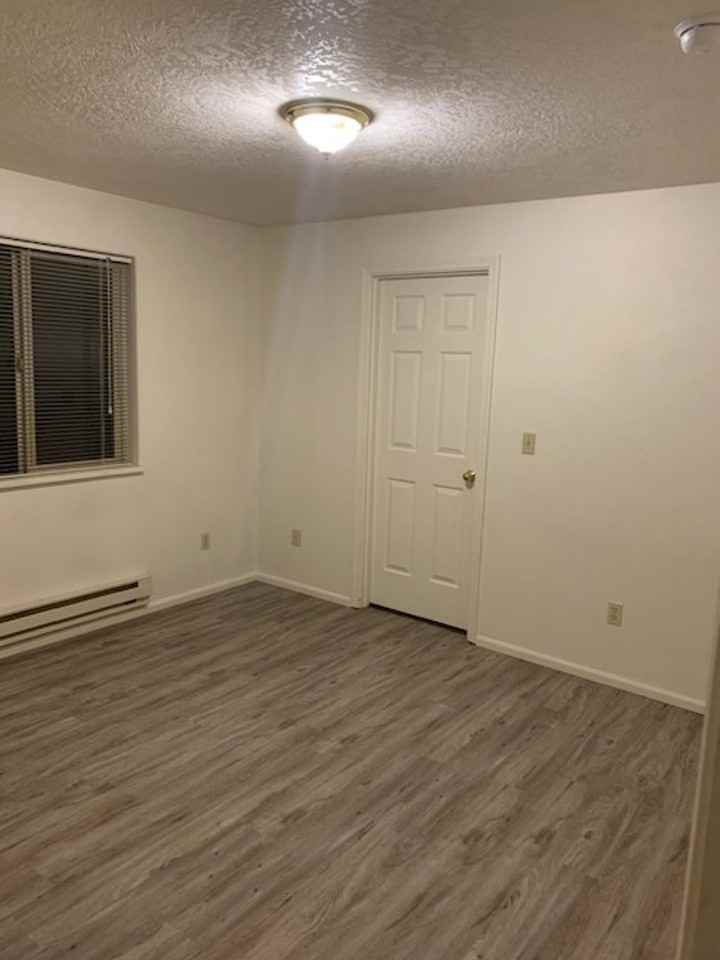 705 Benjamin Ave - Photo 3 of 6