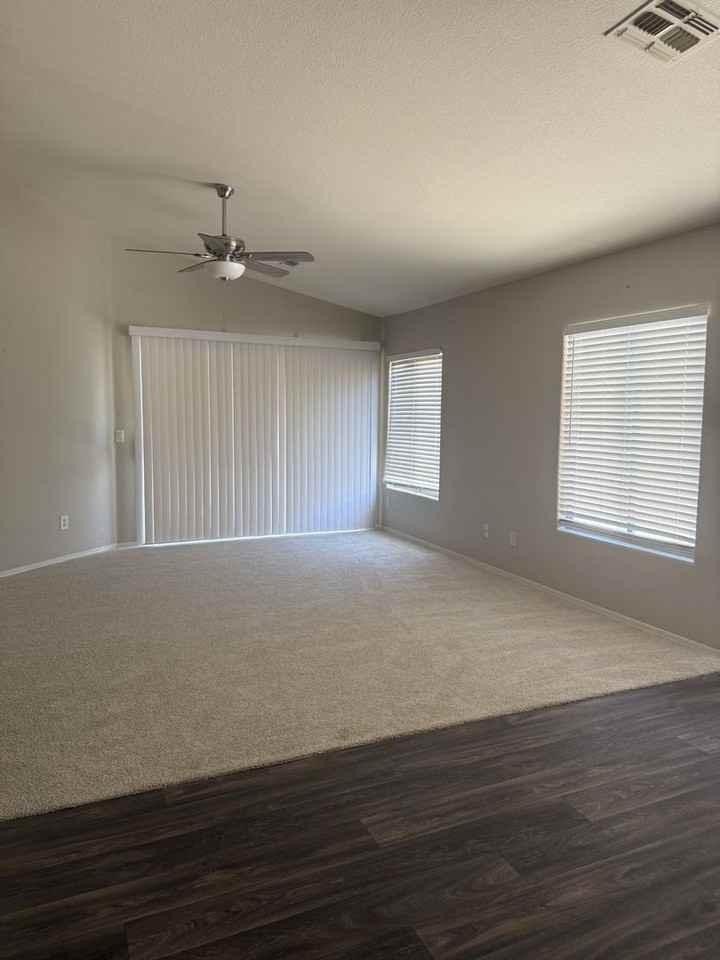 3919 E Longhorn Dr - Photo 4 of 12