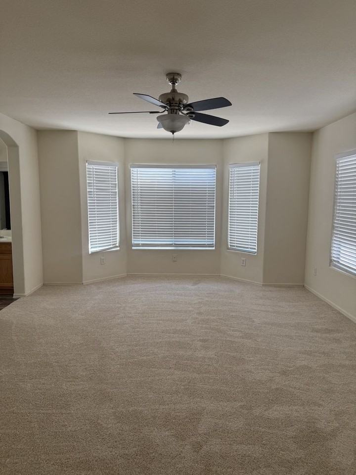 3919 E Longhorn Dr - Photo 7 of 12