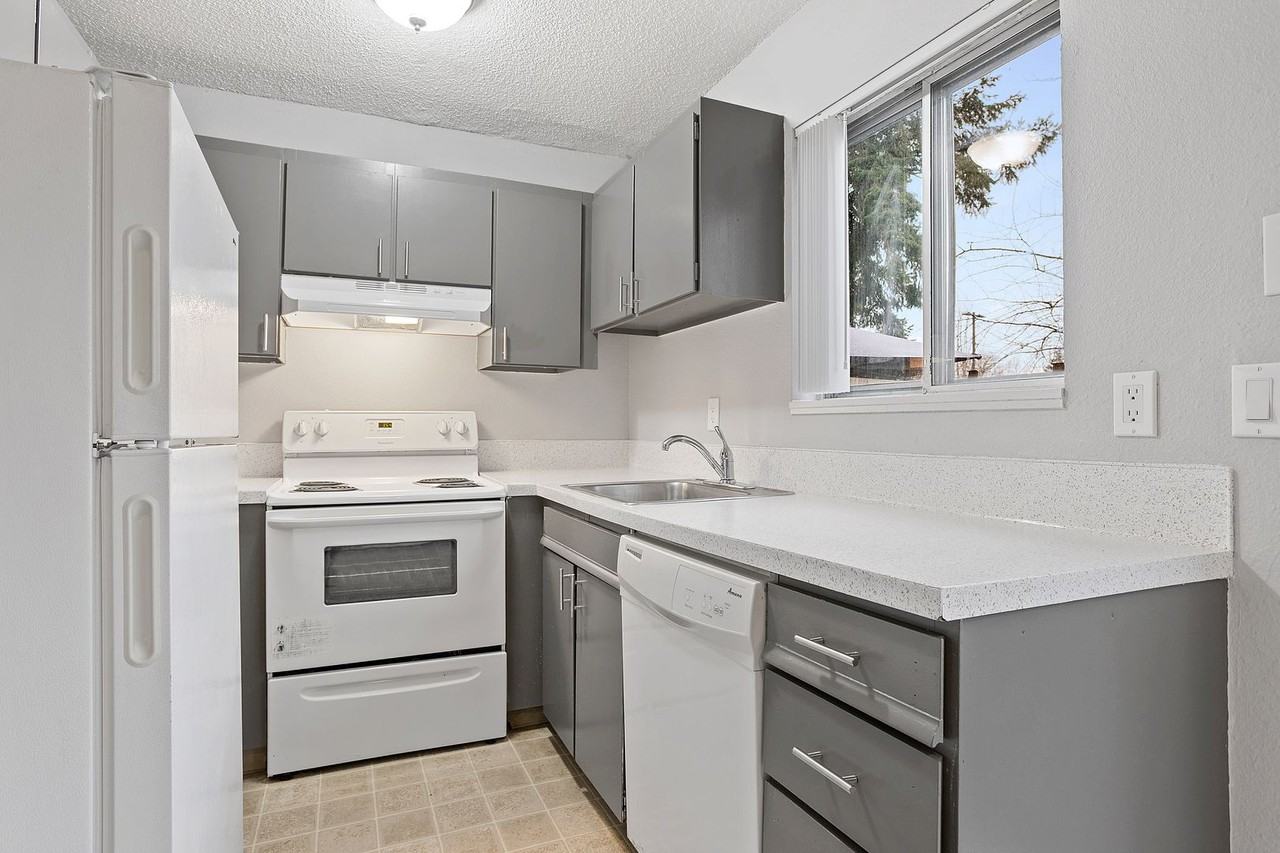 Wetherburne Square Townhomes - Photo 2 of 38