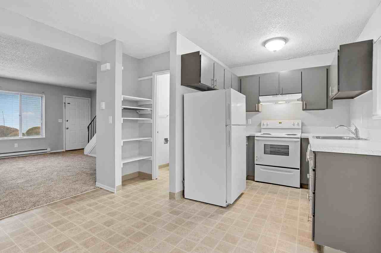 Wetherburne Square Townhomes - Photo 4 of 38
