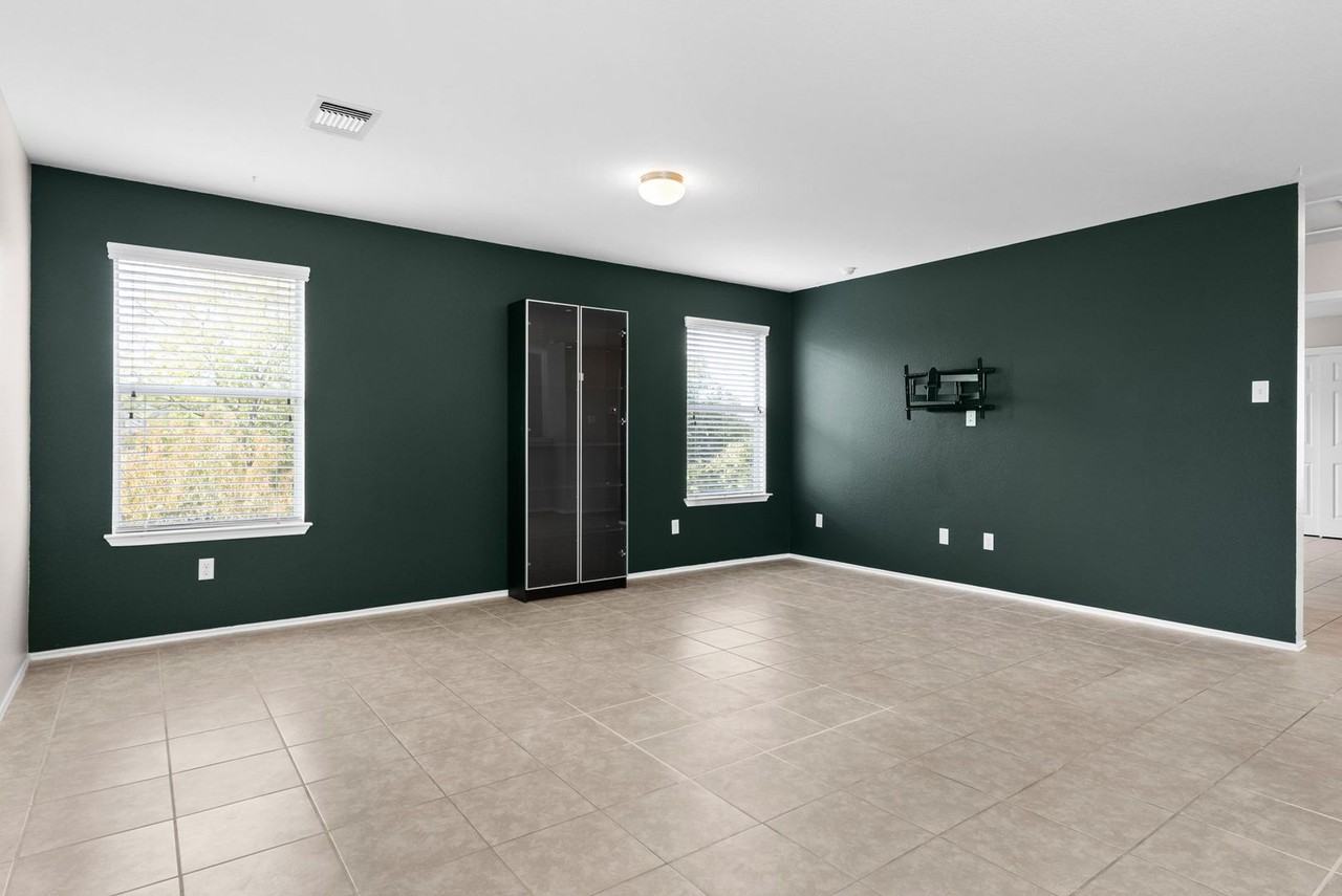 10219 Orion Dr - Photo 2 of 15