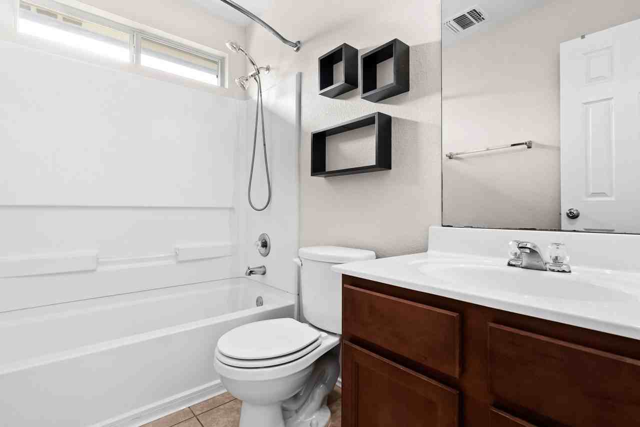 10219 Orion Dr - Photo 4 of 15