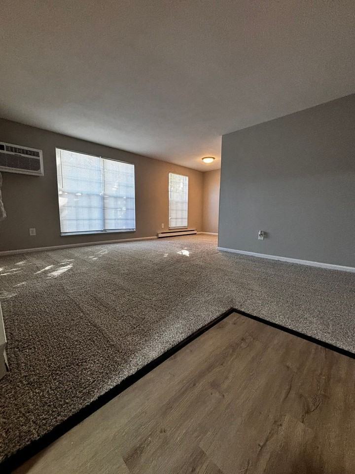 1276 Sanlor Ave - Photo 7 of 19