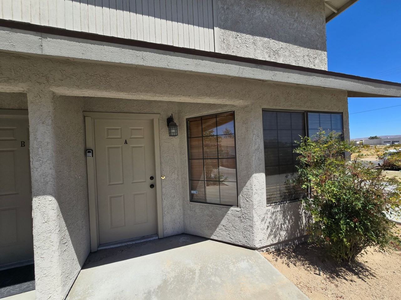 616 Place 616 W Graaf Ave - Photo 3 of 12