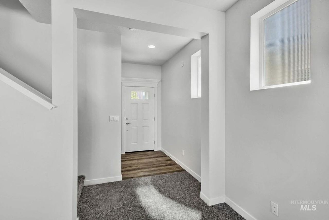 3068 N Laughridge Ave - Photo 3 of 15