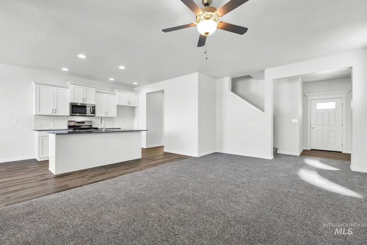 3068 N Laughridge Ave - Photo 5 of 15