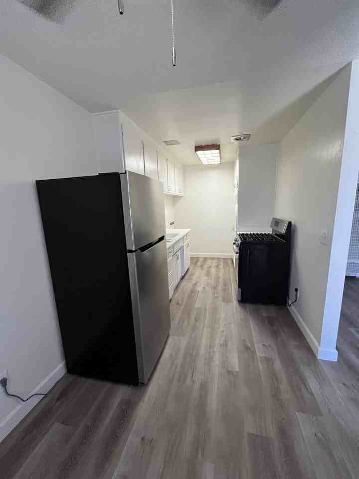 4555 Davis St #2 - Photo 4 of 7